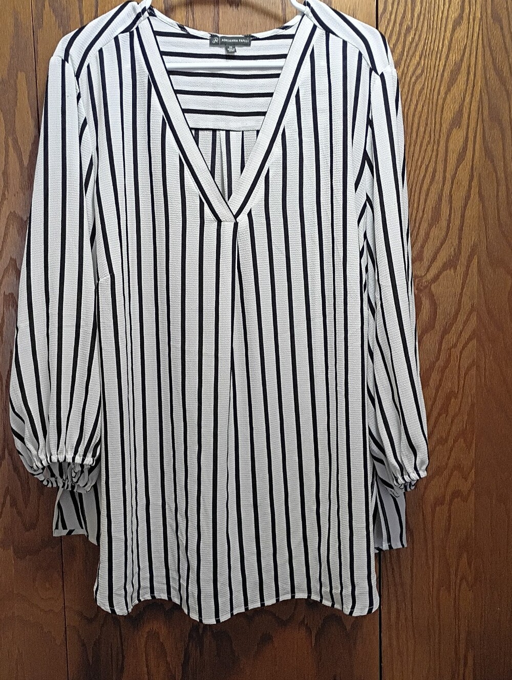Adrianna Papell White and Black Vertical Stripe V-Neck Tunic.Size 2X.